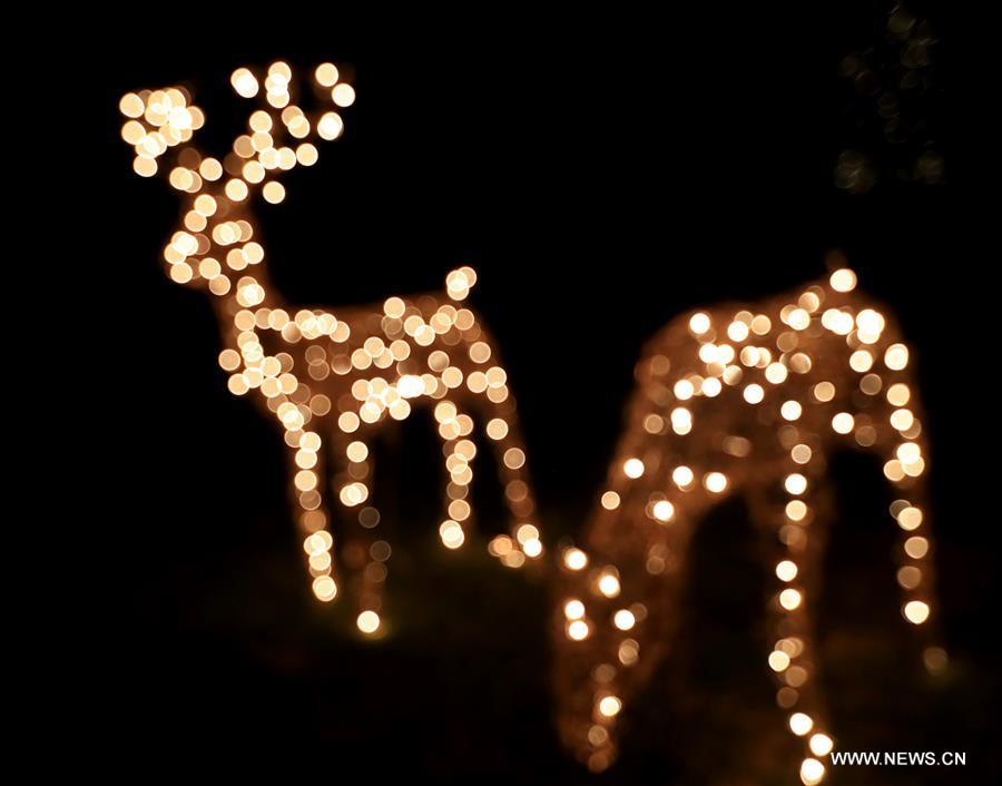 U.S.-LOS ANGELES-CHRISTMAS EVE-DECORATIONS