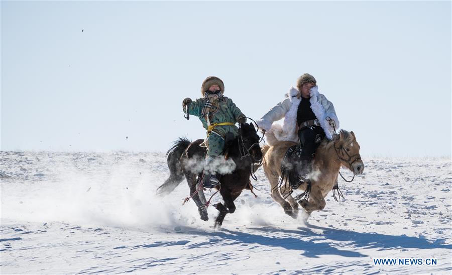 CHINA-INNER MONGOLIA-SNOWFIELD HORSE TAMING (CN)