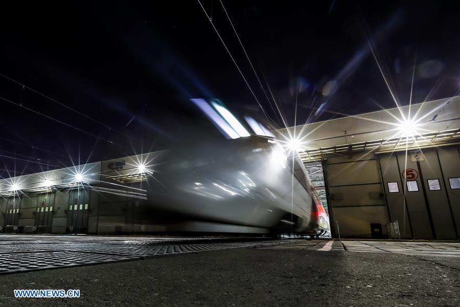 CHINA-BEIJING-HIGH-SPEED TRAIN-WORKERS(CN)