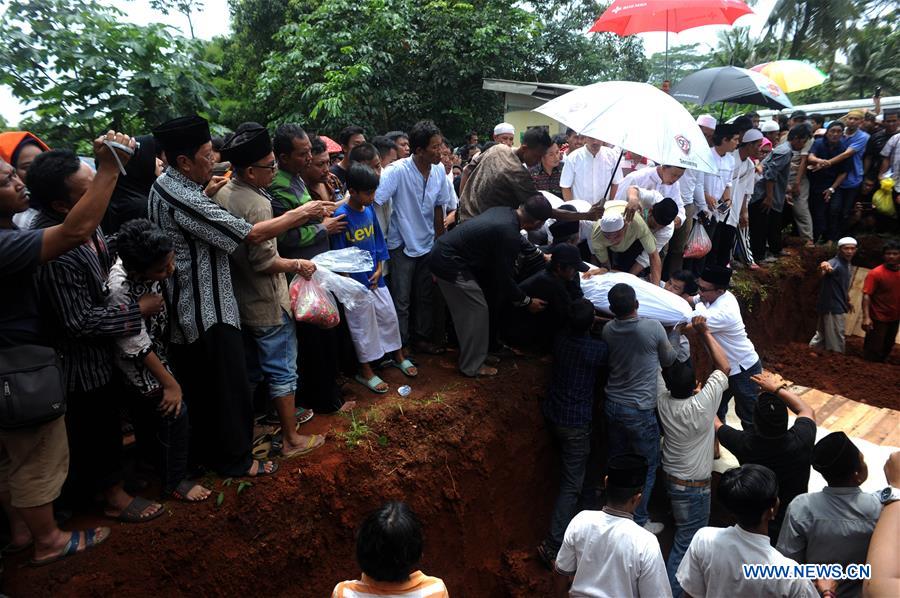 INDONESIA-SOUTH TANGERANG-FUNERAL-BUS CRASH PASSENGERS