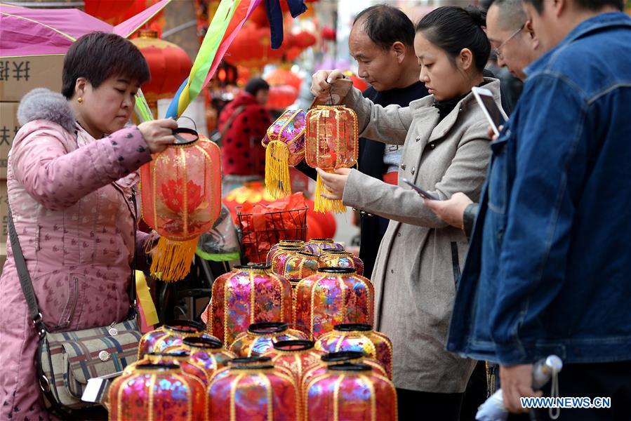 CHINA-XI'AN-LANTERN-MARKET (CN)