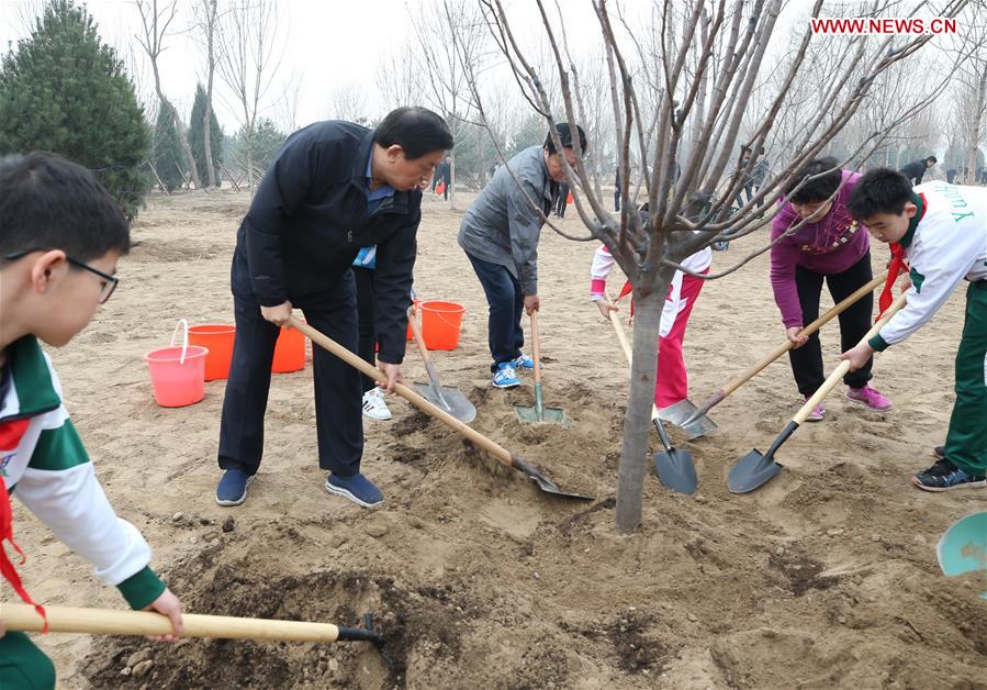 CHINA-BEIJING-LEADERS-TREE PLANTING (CN)