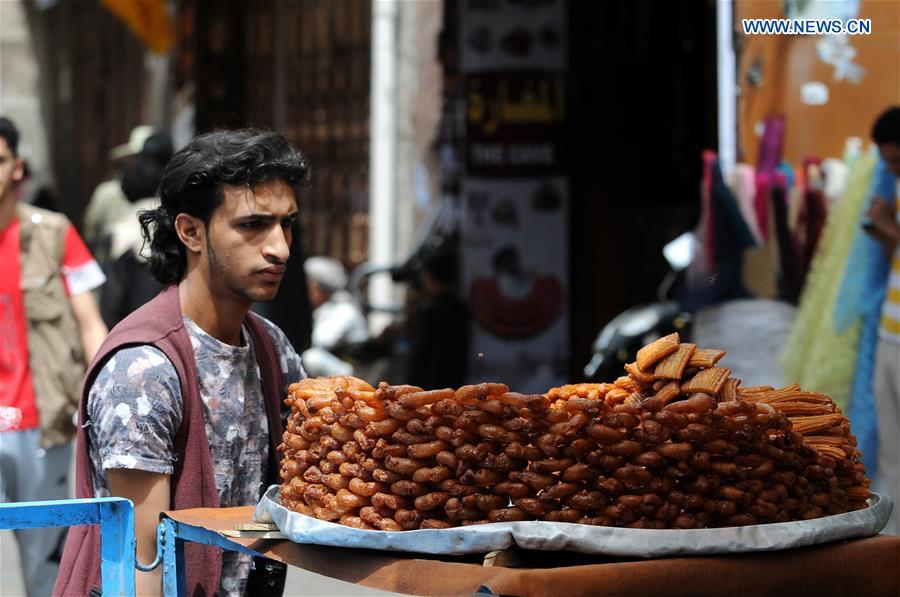 YEMEN-SANAA-SWEETS