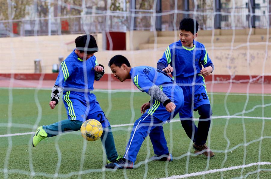 Xinhua Headlines: Russia kicks off FIFA World Cup with a promise to 'live it up'