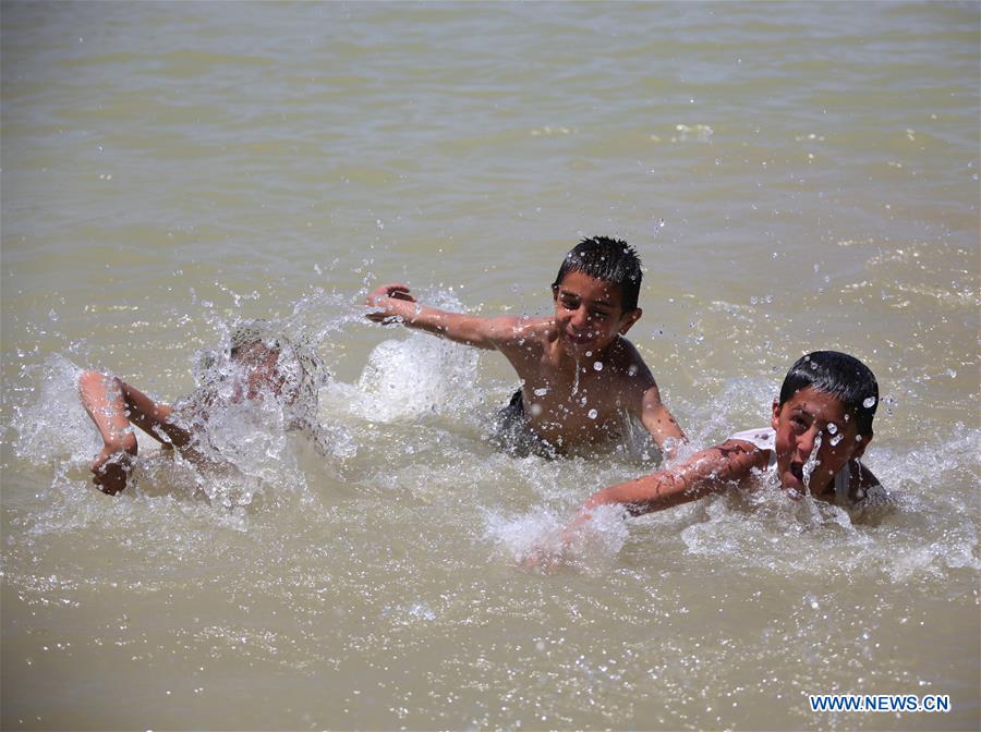 AFGHANISTAN-KABUL-HOT WEATHER