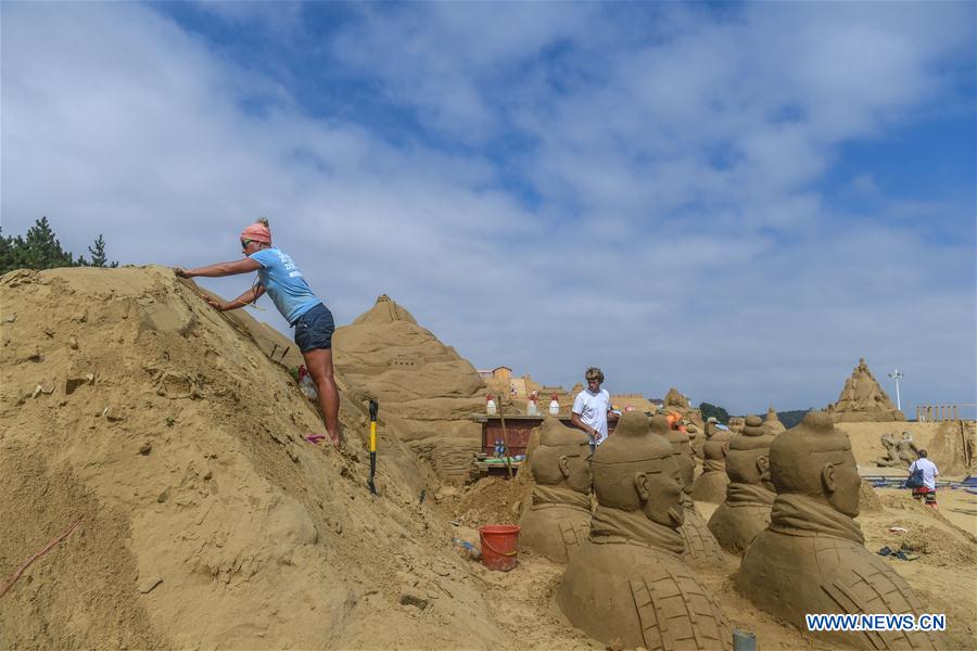 CHINA-ZHEJIANG-SAND SCULPTURE-FESTIVAL-PREPARATION (CN)