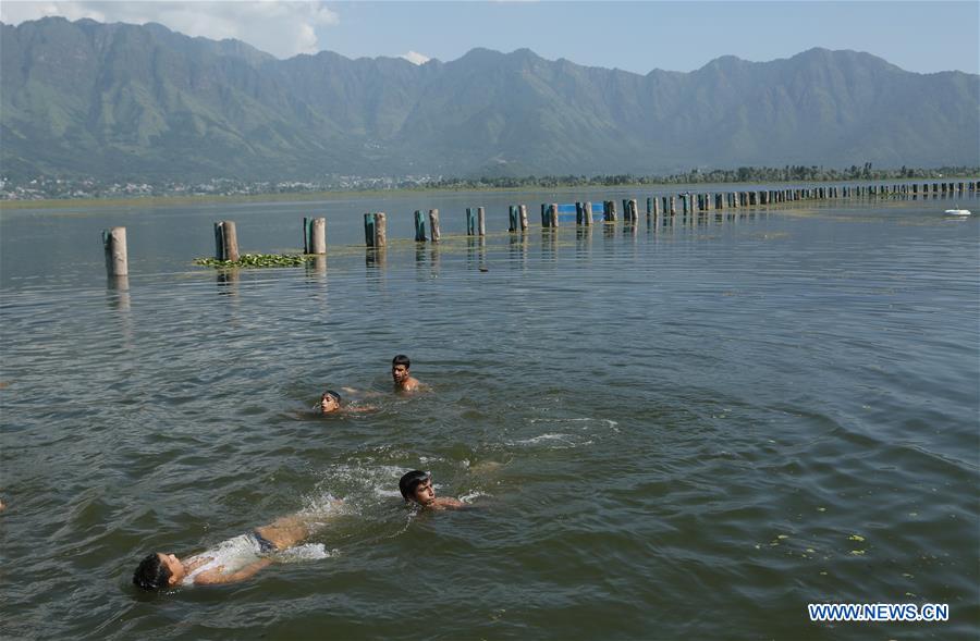 KASHMIR-SRINAGAR-DAILY LIFE