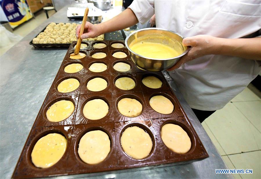 #CHINA-MID-AUTUMN FESTIVAL-MOON CAKE-PREPARATION (CN)