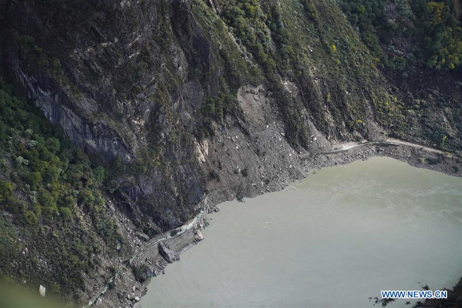 CHINA-TIBET-MENLING-BARRIER LAKE-OVERFLOW (CN)