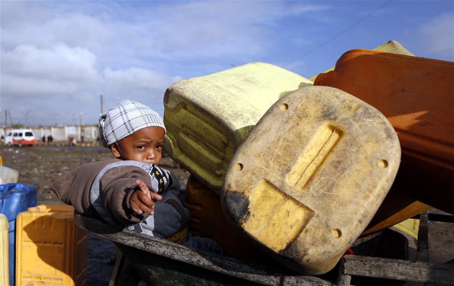 YEMEN-SANAA-CHILDREN-WATER