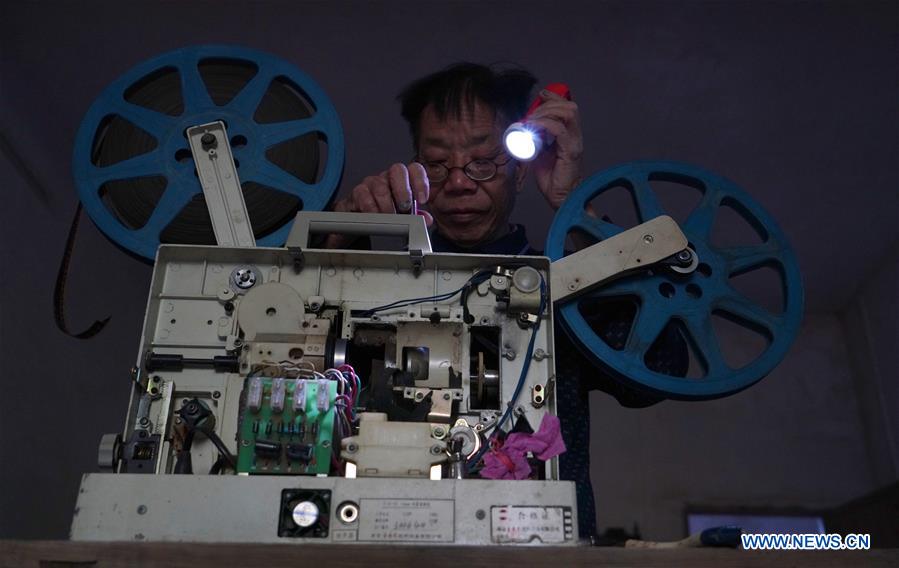 CHINA-JIANGXI-MOVIE PROJECTIONIST (CN)