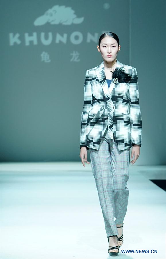 CHINA-BEIJING-FASHION WEEK (CN)