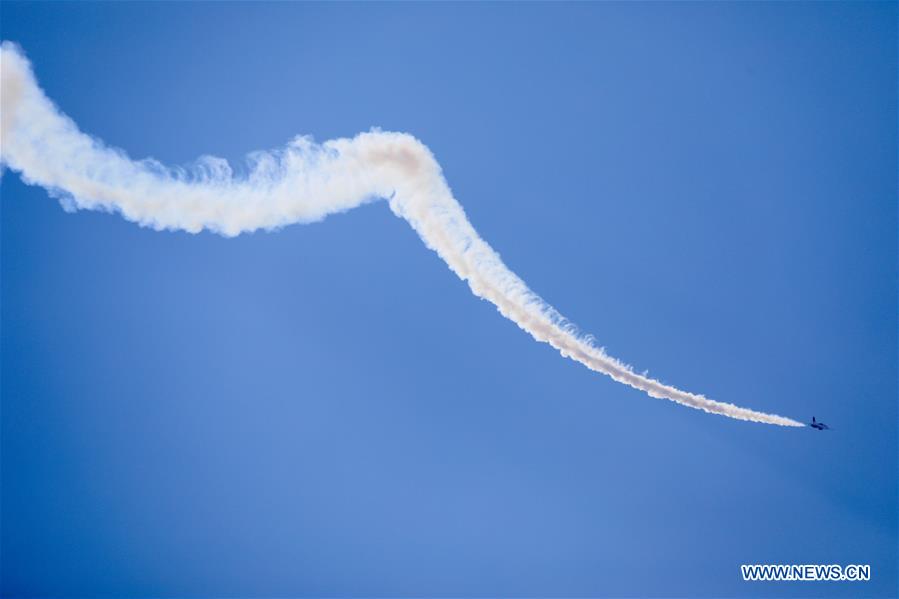 CHINA-GUANGDONG-ZHUHAI-AIRSHOW-RED  EAGLE-PERFORMANCE(CN)