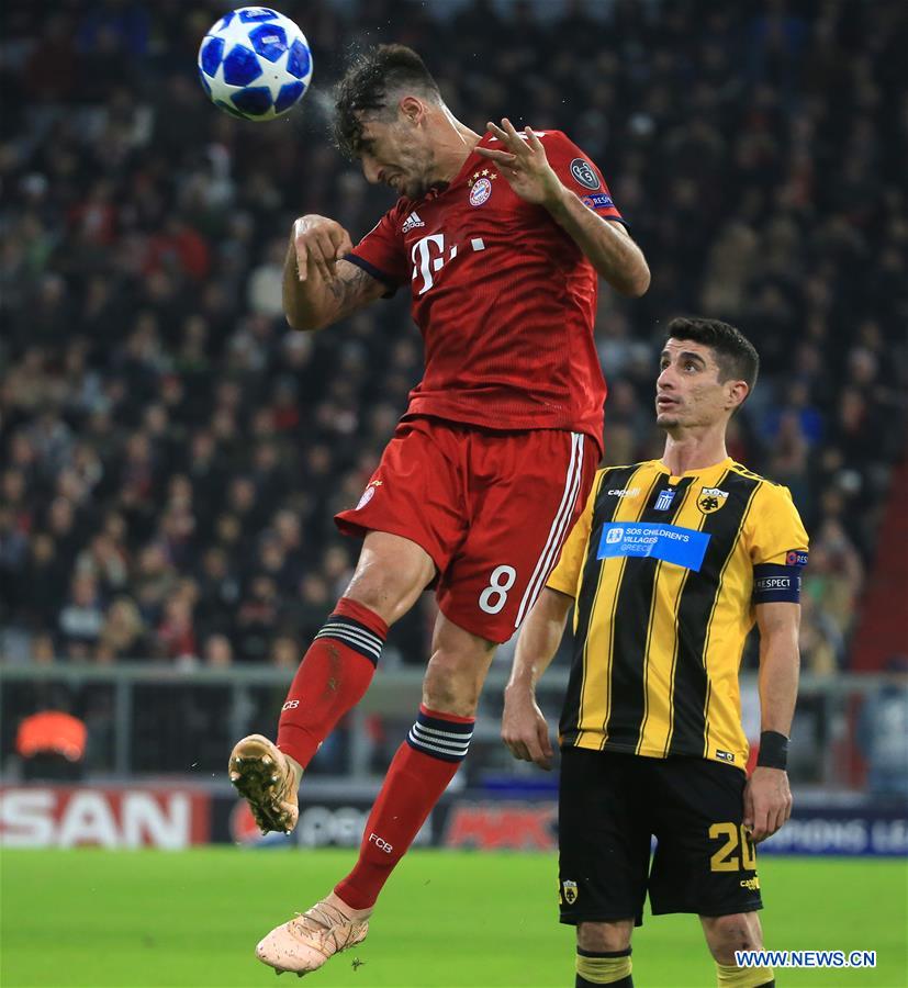 (SP)GERMANY-MUNICH-SOCCER-UEFA CHAMPIONS LEAGUE-BAYERN MUNICH VS AEK ATHENS