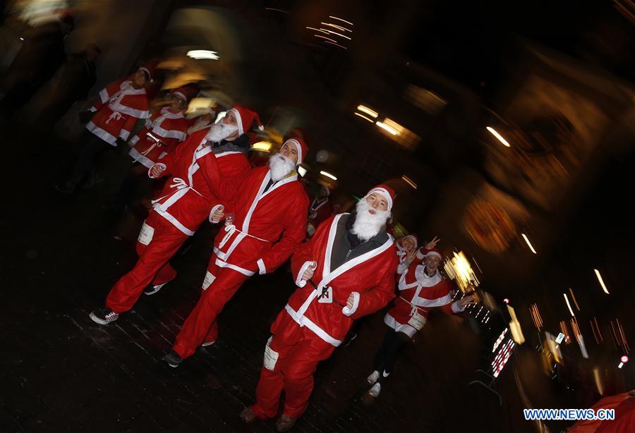 SWITZERLAND-BERN-SANTA RUN