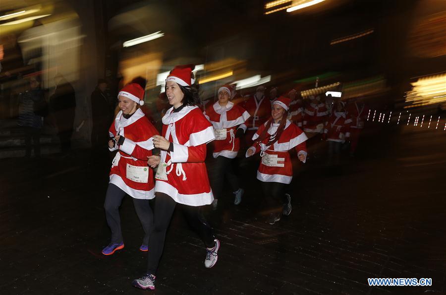 SWITZERLAND-BERN-SANTA RUN