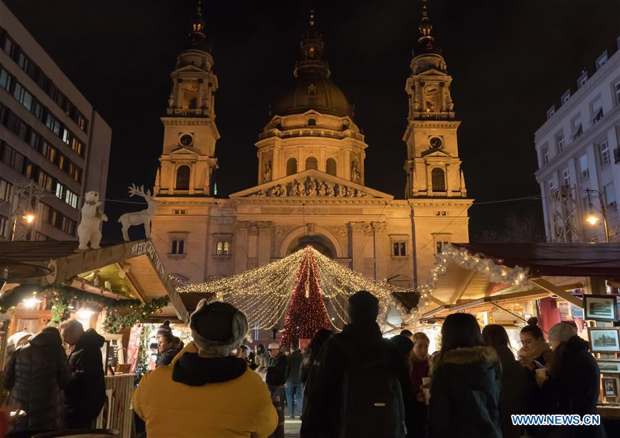 HUNGARY-BUDAPEST-CHRISTMAS MARKET