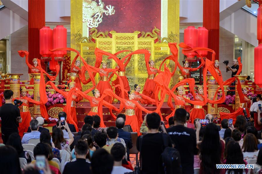 MALAYSIA-KUALA LUMPUR-CHINESE NEW YEAR-DECORATION