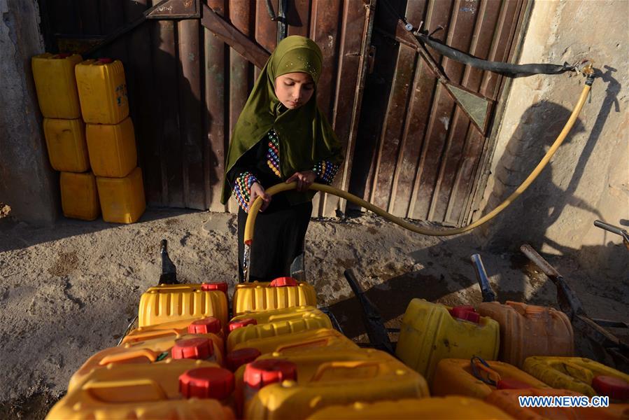 AFGHANISTAN-KANDAHAR-LIFE-PUBLIC WATER PUMP