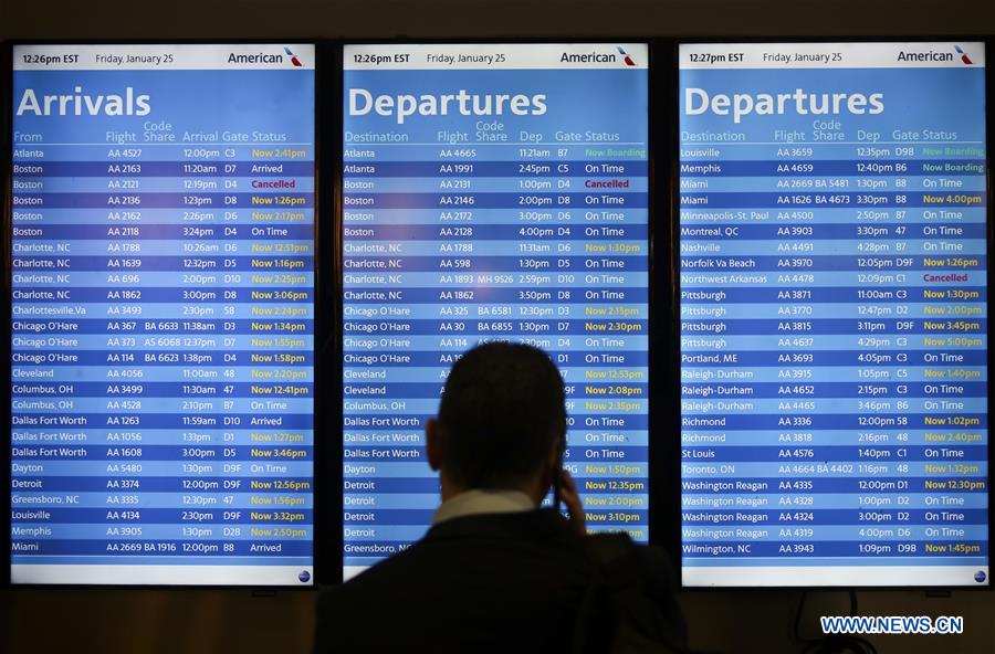 U.S.-NEW YORK-LAGUARDIA AIRPORT-STAFF SHORTAGE-FLIGHTS-HALTING