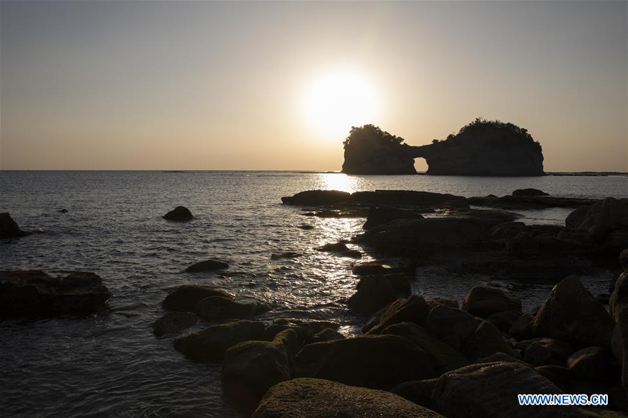 JAPAN-WAKAYAMA-ENGETSU ISLAND-SUNSET