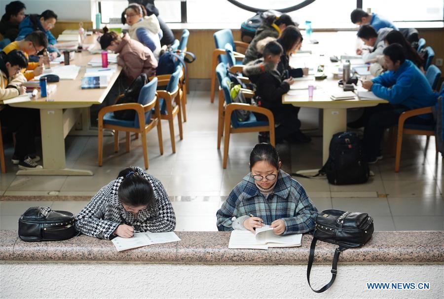 CHINA-SHAANXI-TEENAGERS-LIBRARY (CN)