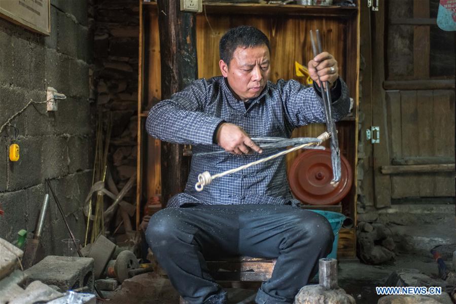 CHINA-HUNAN-XIANGXI-SILVER MAKING (CN)