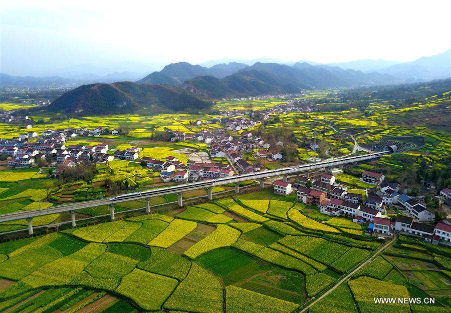 #CHINA-HANZHONG-SPRING-TRAIN (CN)