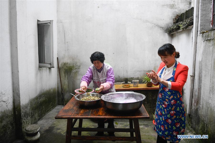 CHINA-ZHEJIANG-SNACK-QINGTUAN (CN)