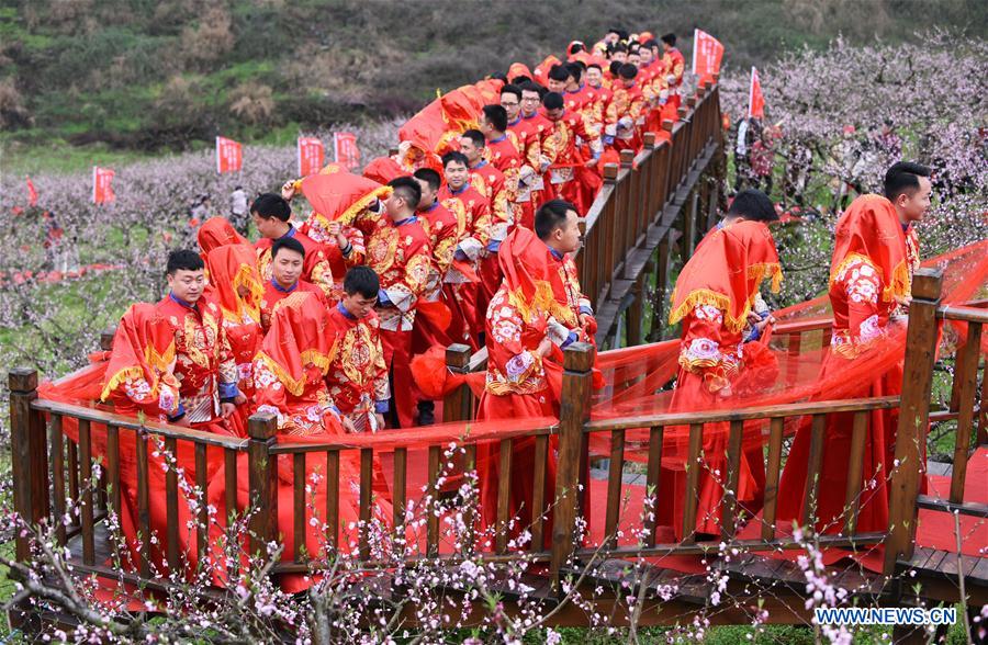 CHINA-GUIZHOU-SHIQIAN-GROUP WEDDING (CN)