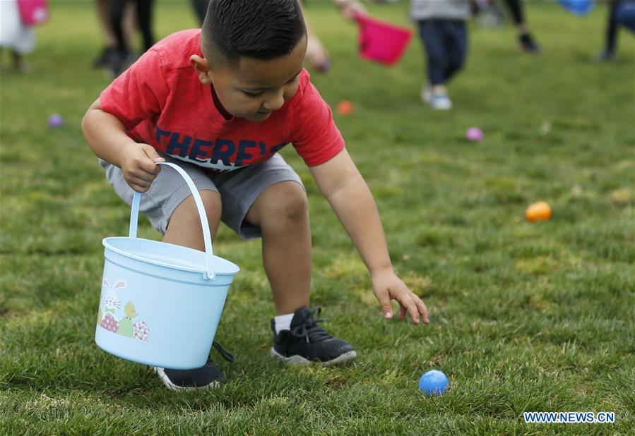 U.S.- LOS ANGELES-EASTER-EGG HUNTING 