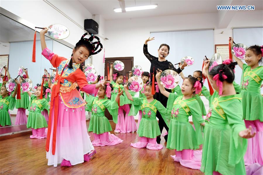 #CHINA-HEFEI-TONGLING-HUANGMEI OPERA-STUDENTS (CN)