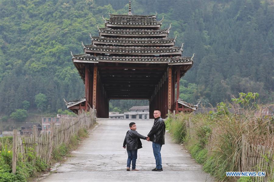 (SP)CHINA-GUIZHOU-LIPING-SIZHAI VILLAGE-TRADITIONAL WRESTLING (CN)