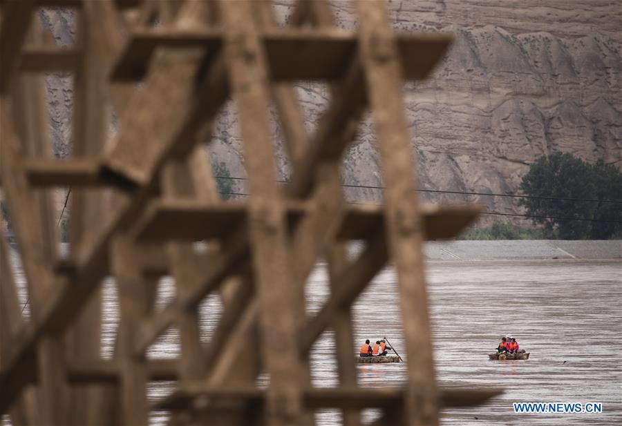 CHINA-GANSU-YELLOW RIVER-SHEEPSKIN RAFT (CN)