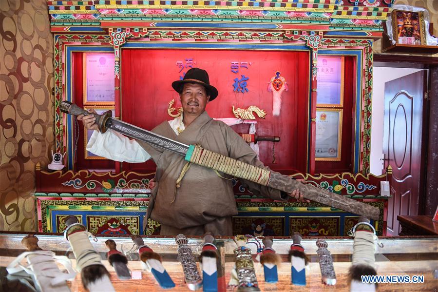 CHINA-LHASA-YIGONG TIBETAN KNIFE (CN)