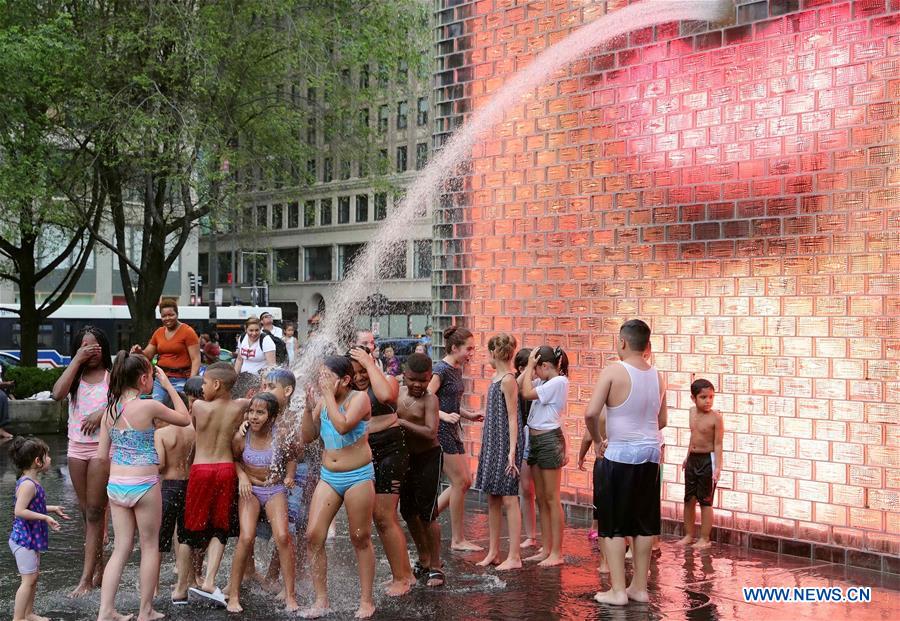 U.S.-CHICAGO-SUMMER-COOLING DOWN