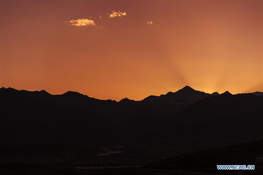 CHINA-QINGHAI-AMNE MACHIN PEAK-SCENERY (CN)