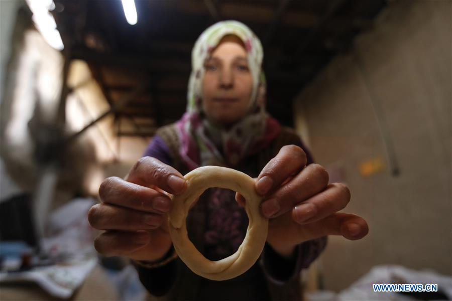 TURKEY-MALATYA-FOOD-SIMIT