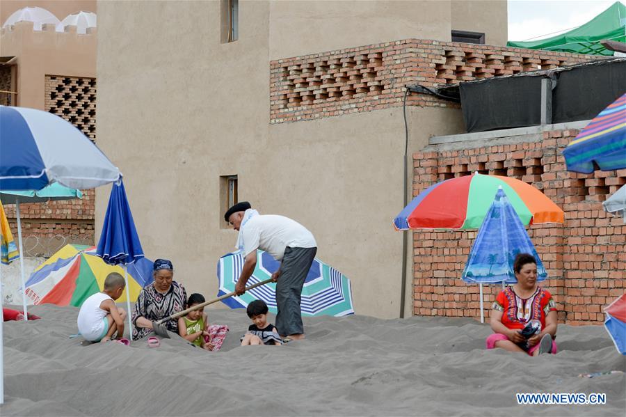 CHINA-XINJIANG-TURPAN-SAND THERAPY (CN)