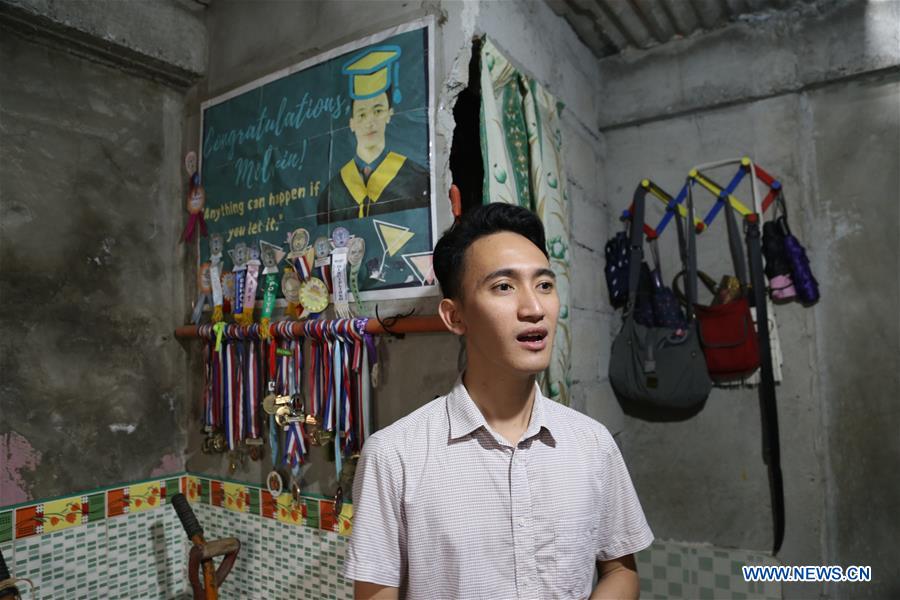 THE PHILIPPINES-MANILA-SPONGE BOY-CHINA-SCHOLARSHIP