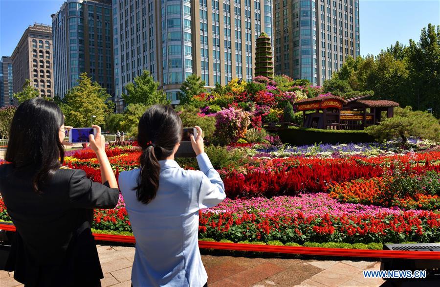 CHINA-BEIJING-NATIONAL DAY-PREPARATION-FLOWERBEDS (CN)