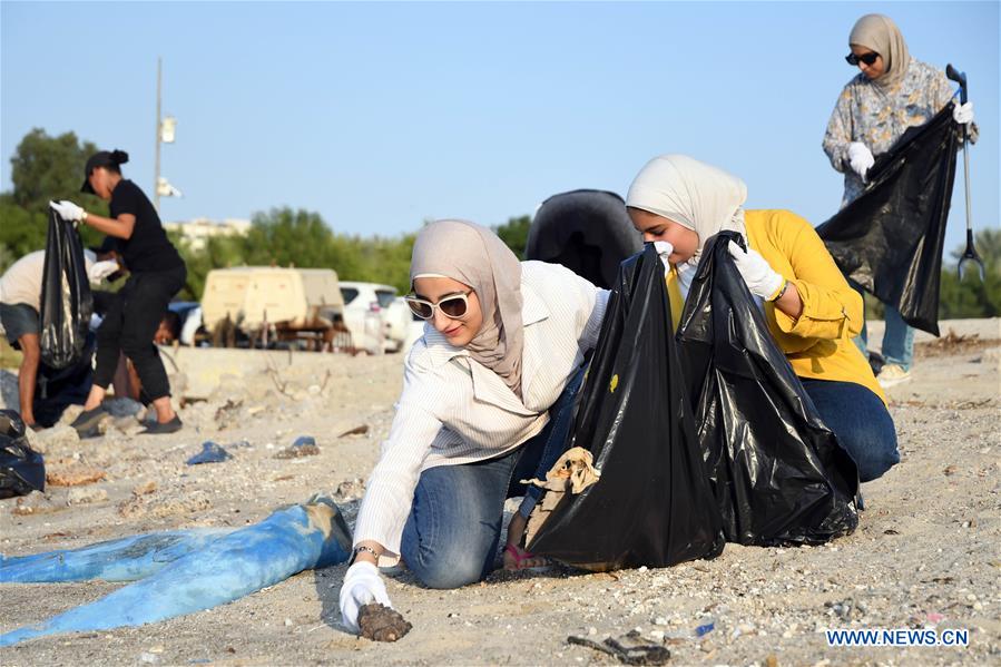 KUWAIT-KUWAIT CITY-SEA BEACH-CLEANING CAMPAIGN