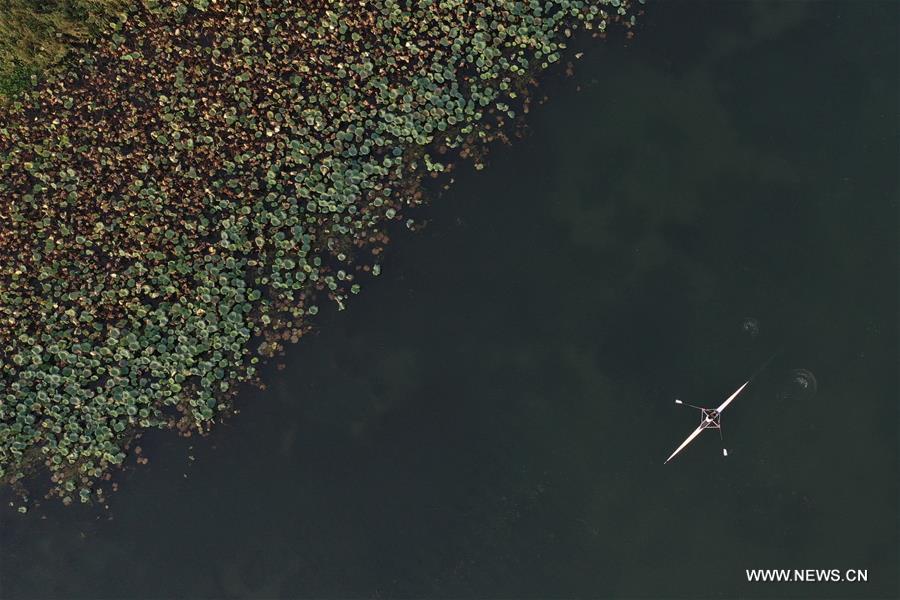 CHINA-HANGZHOU-WEST LAKE-AUTUMN-SCENERY (CN)