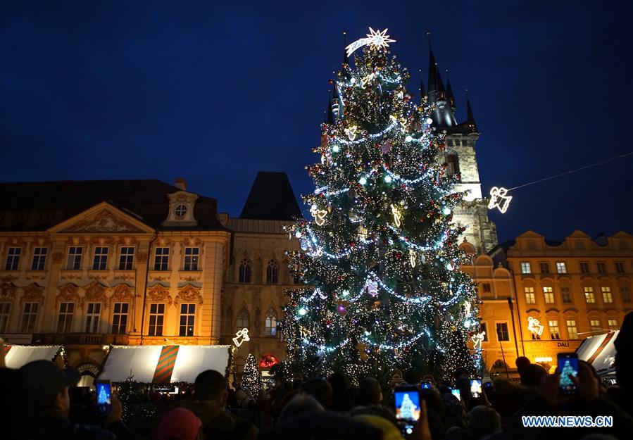 CZECH REPUBLIC-PRAGUE-CHRISTMAS TREE LIGHTENING