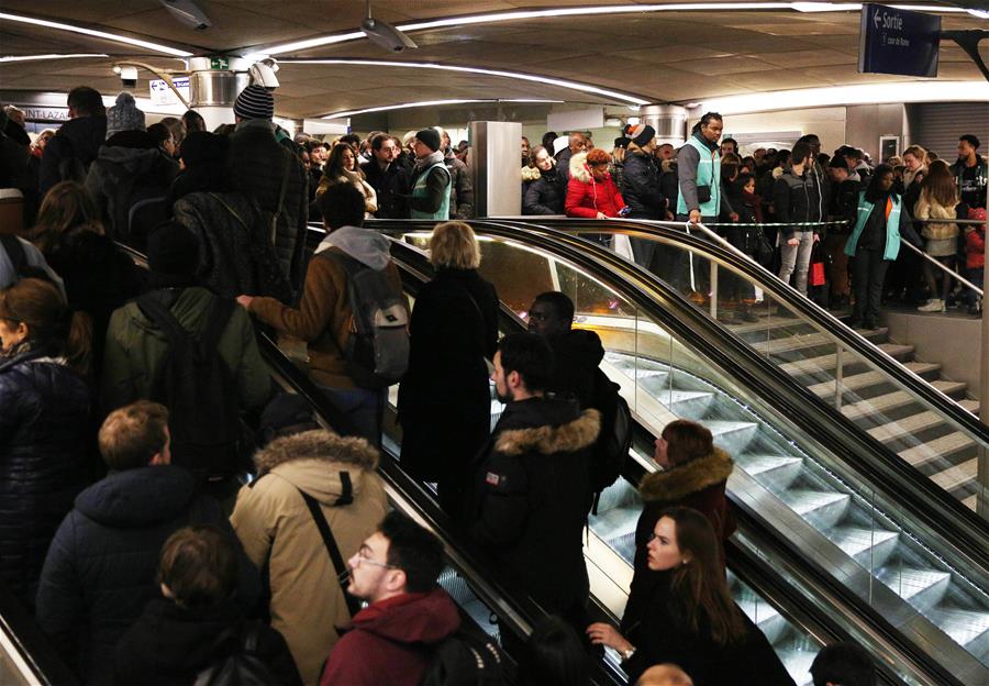 FRANCE-PARIS-STRIKE OVER PENSION REFORM-TRAFFIC