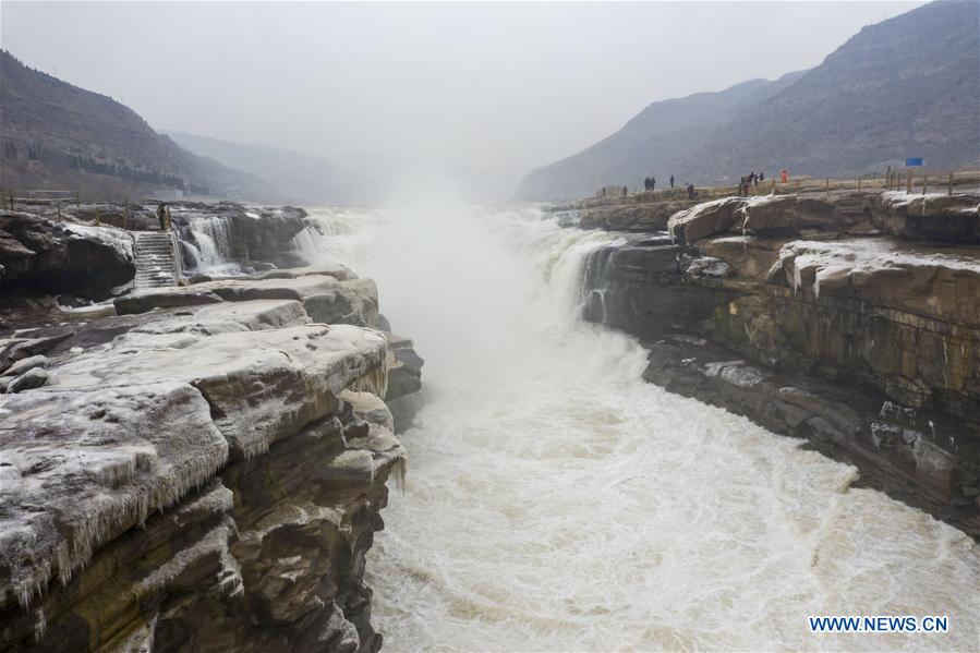 CHINA-HUKOU WATERFALL-WINTER SCENERY(CN)