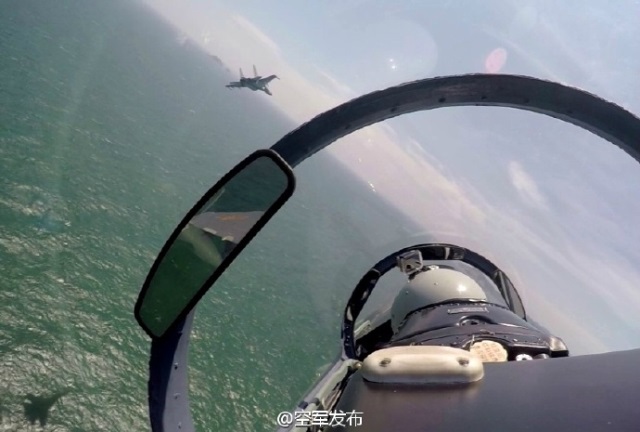 中國空軍多型主戰(zhàn)飛機赴南海戰(zhàn)斗巡航。