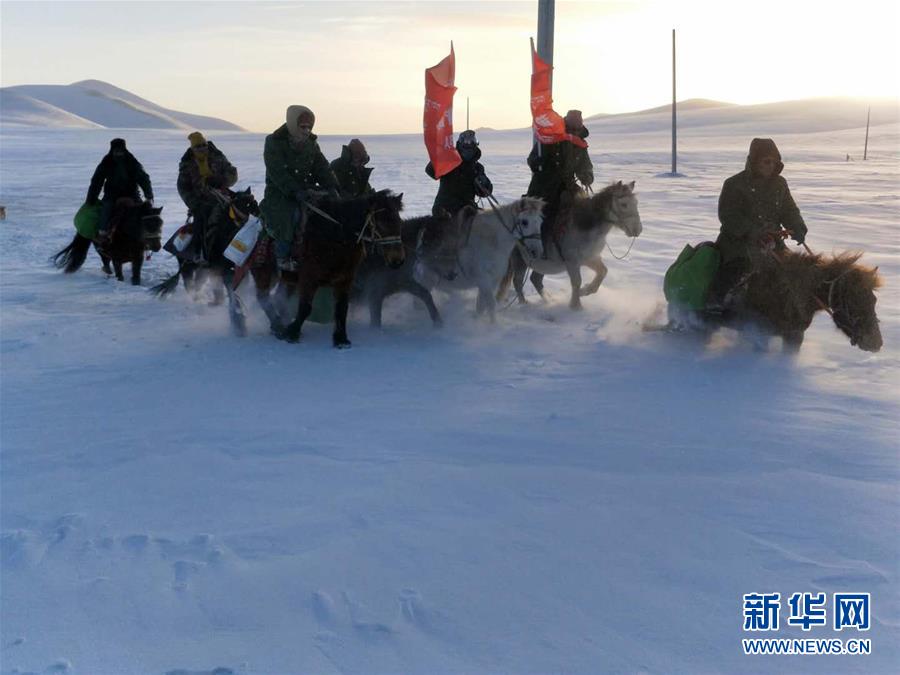 （新華全媒頭條·圖文互動）（3）風(fēng)雪中傳遞溫暖的力量——記青海干部群眾抗擊玉樹雪災(zāi)