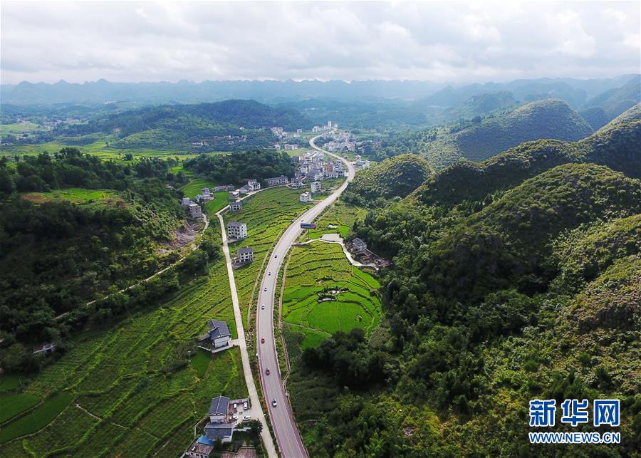 （壯麗70年·奮斗新時(shí)代——共和國(guó)發(fā)展成就巡禮·圖文互動(dòng)）（3）多彩貴州闖新路