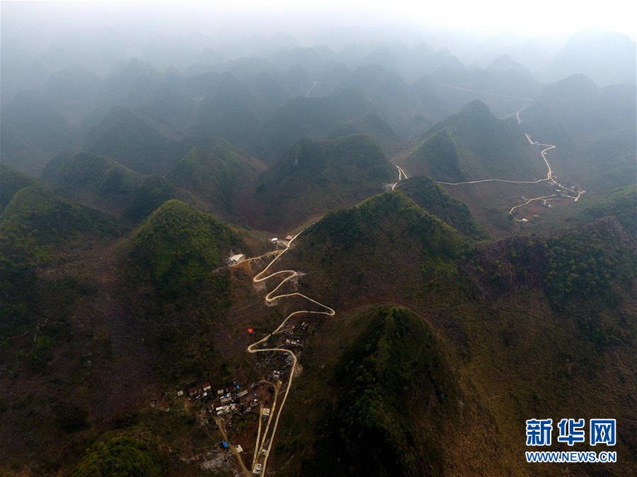 （壯麗70年·奮斗新時代——共和國發(fā)展成就巡禮）（10）人暢其行、貨暢其流——共和國交通運輸業(yè)發(fā)展成就巡禮